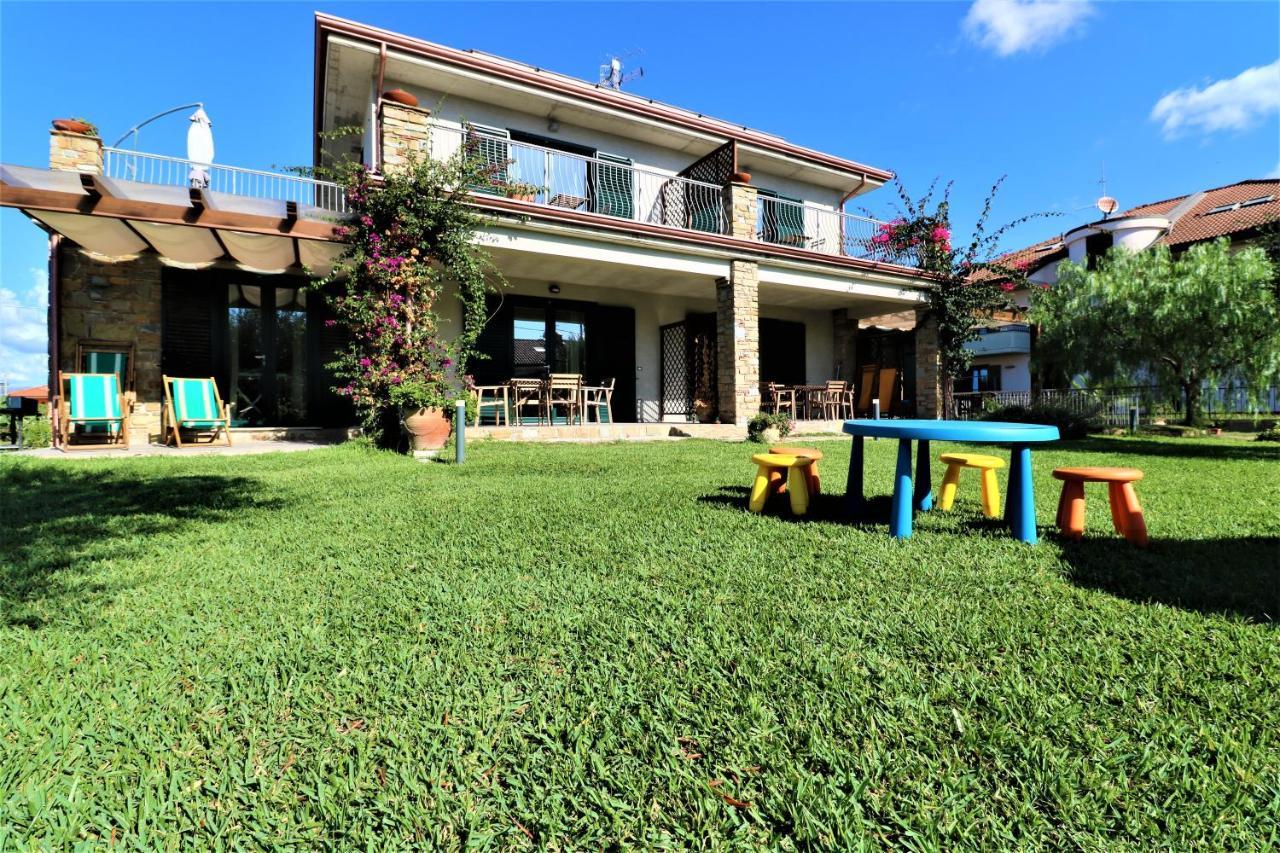 אשאה Villa Di Marinella מראה חיצוני תמונה