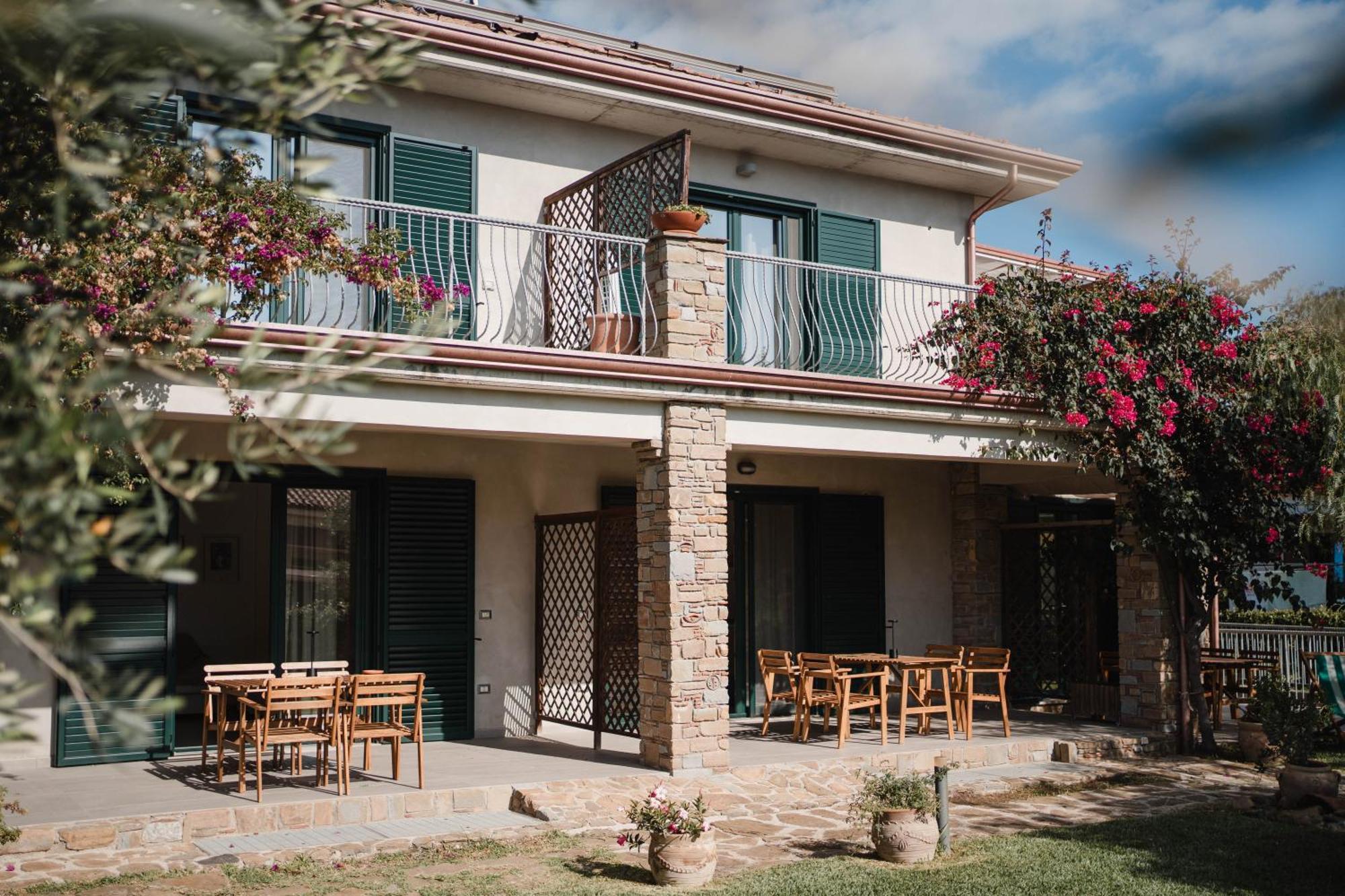 אשאה Villa Di Marinella מראה חיצוני תמונה